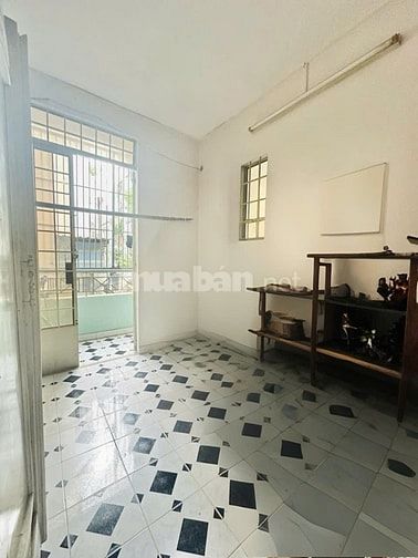 [Q1057] Hẻm thoáng – Nhà 3 Tầng – Gần Mặt Tiền 3/2, quận10 –Chỉ 5,x Tỷ