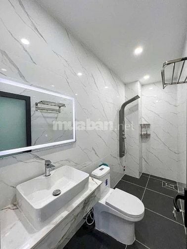 Cần bán nhà hẻm 5m đường Hồng Bàng, P.2 , Quận 6 chú Tài về quê
