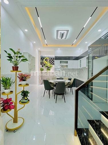 Nhà sr mặt tiền kinh doanh buôn bán gần tp thủ Đức 