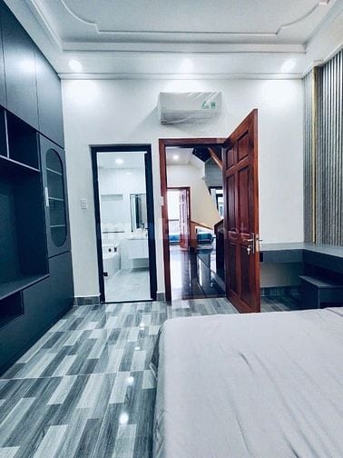 Bán căn nhà phố nằm ngay thị trấn cách Phú Mỹ Hưng chỉ 5p di chuyển.