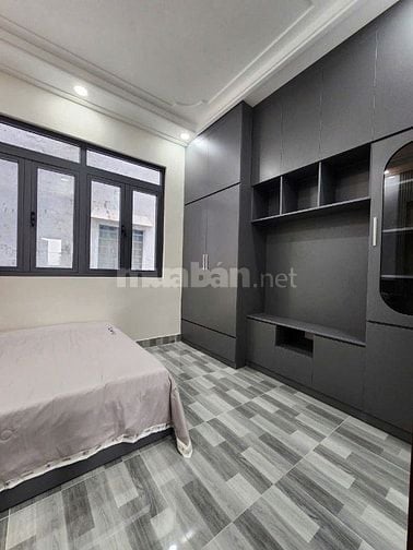 Bán căn nhà phố nằm ngay thị trấn cách Phú Mỹ Hưng chỉ 5p di chuyển.