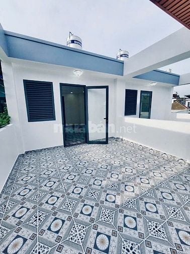 Bán căn nhà phố nằm ngay thị trấn cách Phú Mỹ Hưng chỉ 5p di chuyển.