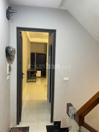 cho thuê 1 phòng tầng 3 khép kín tại ngõ 465 Đội Cấn gần Cầu Giấy, HQV