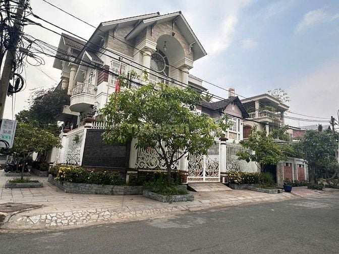 Biệt thự vip, góc 2 MT-Tên Lửa Bình Tân (12x25m)hầm + 3 tầng,CN 297m2