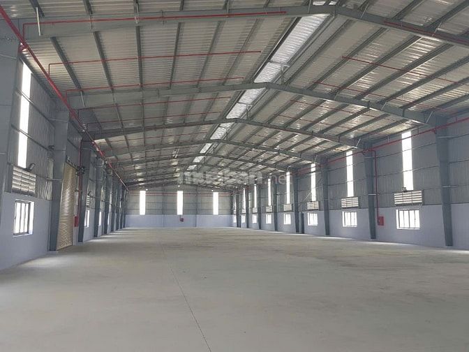 Bán nhà xưởng KCN Đức Hòa, Long An, khuôn viên : 3.000m2, XD: 2.000m2