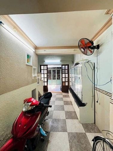 NHÀ 2,5 LẦU ĐƯỜNG TRƯỜNG SA , P13 , QUẬN 3