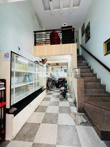 NHÀ 2,5 LẦU ĐƯỜNG TRƯỜNG SA , P13 , QUẬN 3