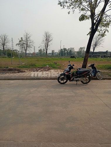 68,8m khoang bèo xuân mai đường 8m 2 vỉa hè siêu đep giá chỉ 3,5 tỷ