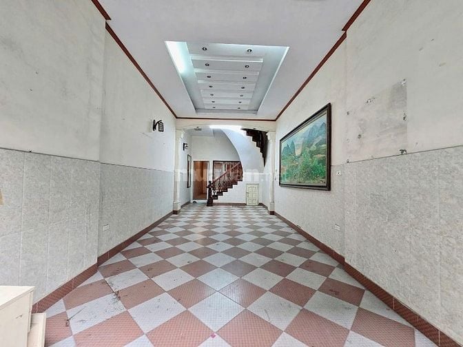 Bán nhà riêng Lê Trọng Tấn, phân lô, gara ô tô, đi lại thuận tiện