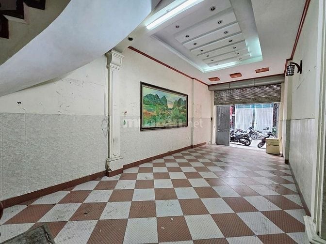 Bán nhà riêng Lê Trọng Tấn, phân lô, gara ô tô, đi lại thuận tiện