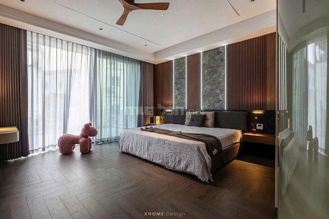 Bán biệt thự  Bạch Mã, Cư xá Bắc Hải. Dt đất 189,1m1. Hầm, 4 lầu