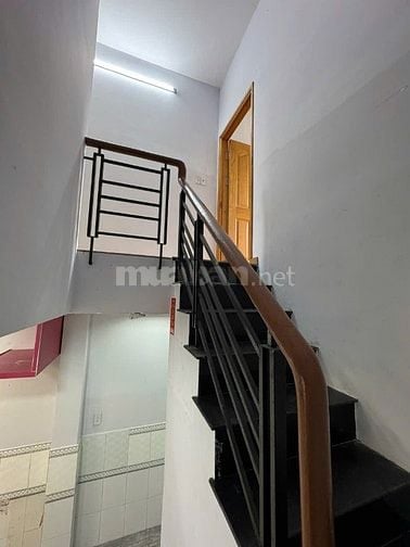 Bán nhà 3.44x10.1m vị trí đẹp 125//tám danh P4 Q8