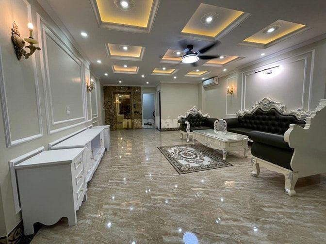 Chính Chủ Bán Tòa nhà xây 7 tầng (thang máy) phố Nguyễn Chí Thanh mặt 