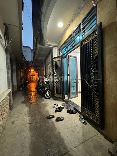 SIÊU PHẨM QUẬN CẦU GIẤY - NHÀ ĐẸP 4 TẦNG DÂN XÂY GIÁ NHỈNH 8 TỶ.