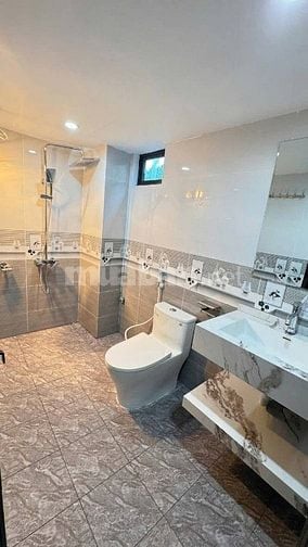 Bán nhà Phạm Ngọc Thạch 6.1 tỷ nhà 5 tầng mới