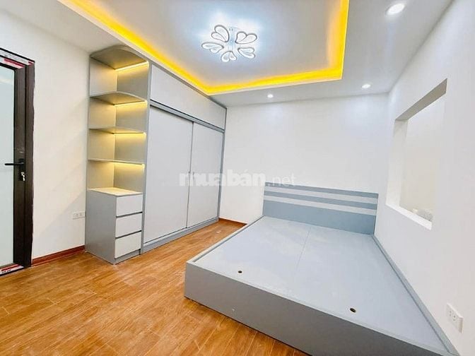 Bán nhà tập thể phố Quỳnh Mai, Kim Ngưu, 90m2, 3 ngủ, 2 WC, có sổ đỏ 