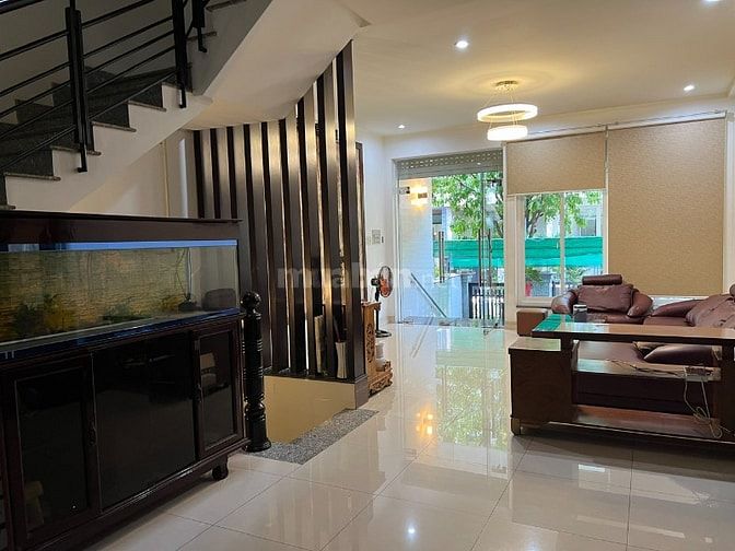 Bán nhà đẹp 5x20 Him Lam Kênh Tẻ Q7 