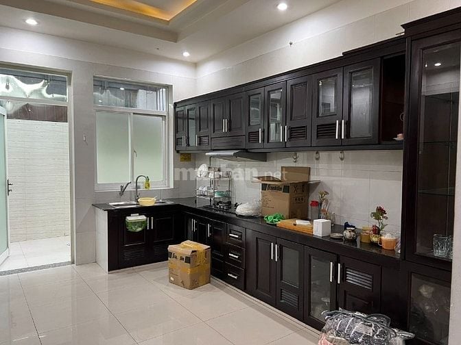 Bán nhà đẹp 5x20 Him Lam Kênh Tẻ Q7 