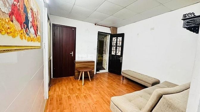 Tập Thể Đồng Xa-Cầu Giấy 60m,Full Nội Thất,Oto Chân Nhà,Gần Phố,Chợ