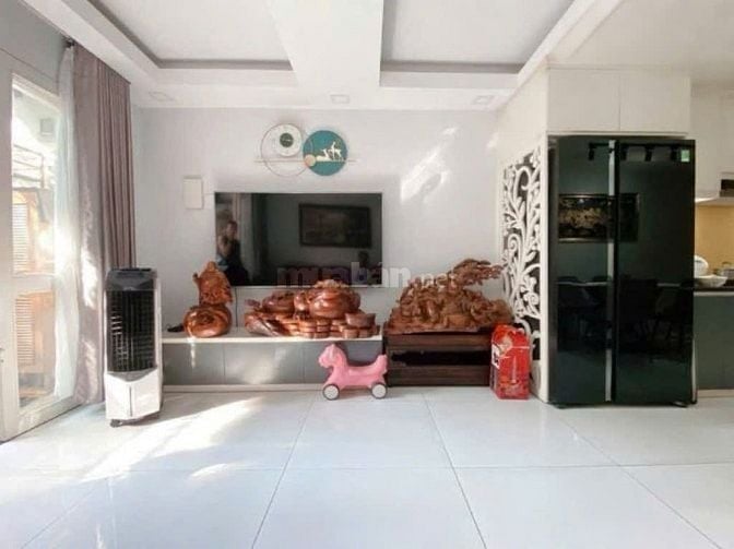 Cần sang nhượng nhà, 1trệt 1lầu hẻm Nguyễn Tri Phương, Q5
