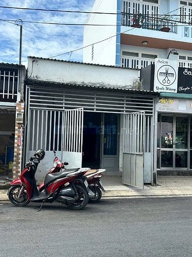 Cần Sang nhượng lại căn nhà nát MT đường Lê Thị Lơ -DT 60m2 Giá 1tỷ2