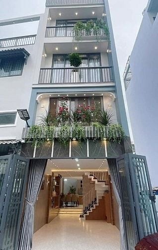Bán nhà Hồ Bá Kiện có thể vừa ở vừa kinh doanh, DT 56m2, nhà 5tầng