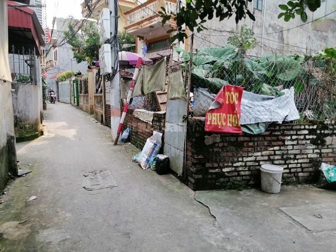 Cần bán mảnh đất 66 m2 có 3 mặt giáp ngõ ra phố Thúy lĩnh