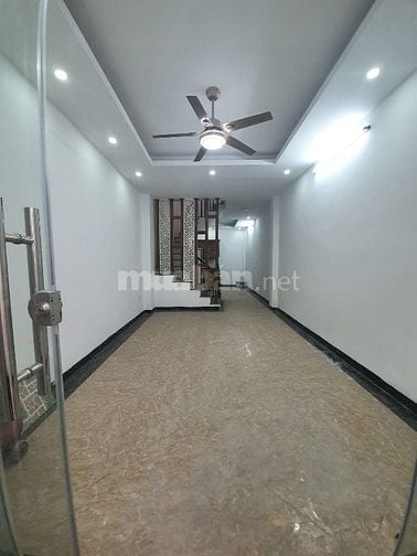 SỔ ĐỎ RIÊNG , 41m2 x 4 TẦNG ( 6 NGỦ ) TẠI 467 LĨNH NAM , HƠN 3 TỶ