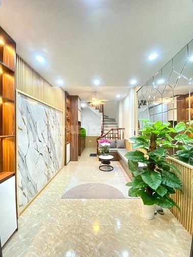 CHÍNH CHỦ BÁN NHÀ NGÕ 683 SN 55 NGUYỄN KHOÁI. 3 TẦNG X 28m2 HƠN 2 TỶ