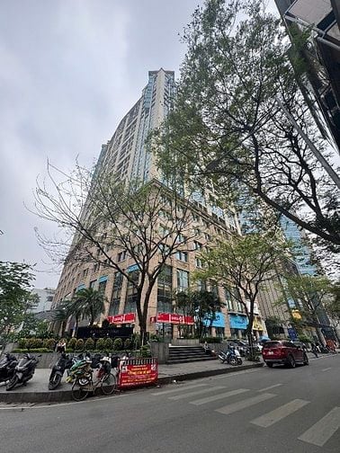 Bán nhà mặt phố Đoàn Trần Nghiệp, cạnh Vincom, 110m2, 6 tầng, 100 tỷ