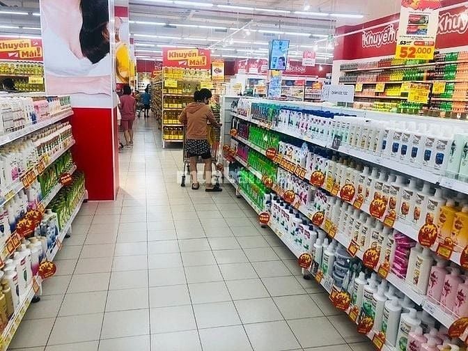 TUYỂN NV BÁN HÀNG  , PHỤ KHO  , BẢO VỆ