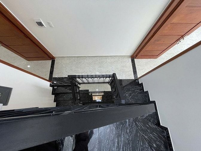 NHÀ 3,5 LẦU HXH ĐƯỜNG NGUYỄN TRỌNG TUYỂN , P15 , QUẬN PHÚ NHUẬN 