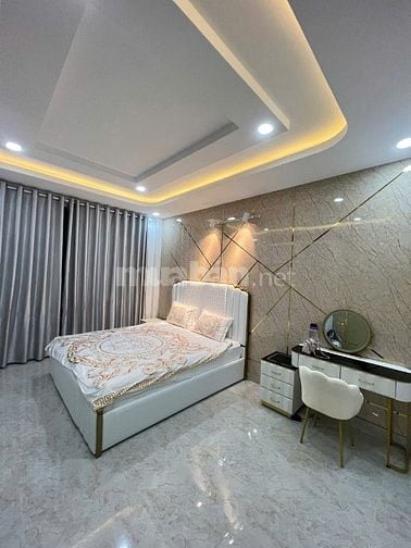 NHÀ 3,5 LẦU HXH ĐƯỜNG NGUYỄN TRỌNG TUYỂN , P15 , QUẬN PHÚ NHUẬN 
