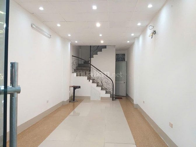 Cho thuê nhà Mặt tiền 7 Tố hữu,Phường Thanh xuân Bắc,QTX,HN