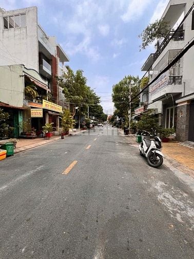 Mặt tiền đường D12 khu công nghiệp Tân Bình diện tích 4x25. 