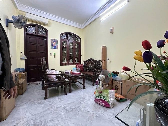 Ô TÔ SU CÓC QUA NHÀ, KINH DOANH SẦM UẤT, 2 THOÁNG, Ô CHỜ THANG MÁYNG