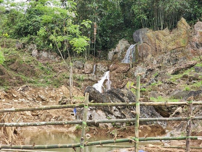 Bán gấp 3500m Tuyệt đẹp bám suối thác giá rẻ Tân Lạc Hoà Bình