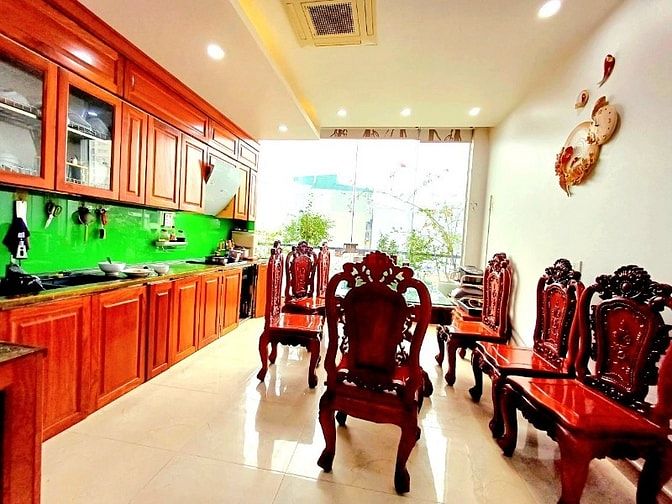 Nhà P/Lô phố Kim Đồng 6 tầng thang máy 21 tỷ. Kd văn phòng.