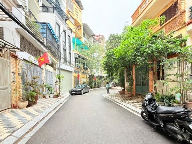 bán nhà ở Hồ Tùng Mậu, Cầu Giấy, 90m2, 6 tầng thang máy , 7.5 tỷ