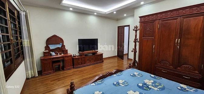 Bán nhà phân lô phố Trung Kính, 70m2, 5 tầng, mặt tiền 5,5m, ngõ ô tô 