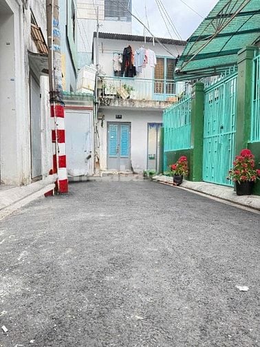 Bán nhà 304/4Q4 Trường Chinh, P13, Tân Bình, ngay chợ Hoàng Hoa Thám