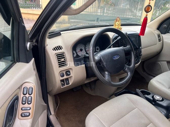 Bán xe Ford Escape 2.3L số tự động,2 cầu, đời 2004 