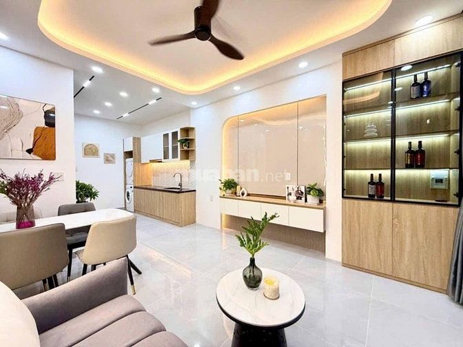Tòa nhà CHDV Tô Hiến Thành, Q10. DT 5x27m, giá 23 tỷ
