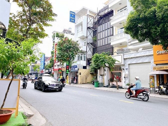 Mặt tiền Thống Nhất P.Tân Thành Tân Phú DT: 5.3m X 20m vuông. 