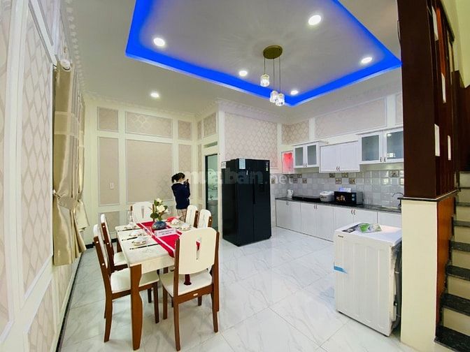 Giảm Giá 300Tr Nhà Gần Chợ Bình Chánh 2.050 Tỷ - HT Vay 70% . SHR 