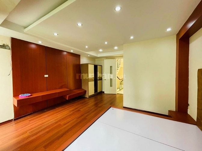 Bán nhà Hoàng Văn Thái, phân lô ôtô tránh, kinh doanh,DT 95m, 22.5 tỷ