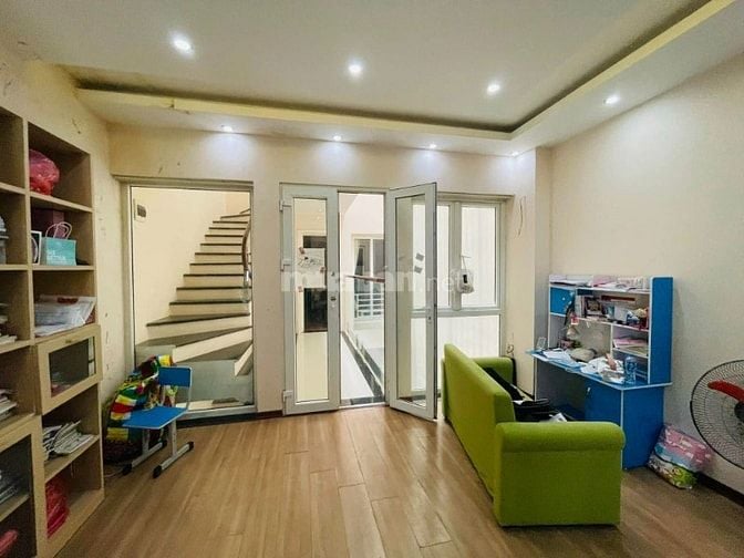 Bán nhà Hoàng Văn Thái, phân lô ôtô tránh, kinh doanh,DT 95m, 22.5 tỷ