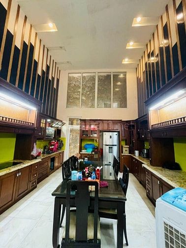 Bán nhà Hoàng Văn Thái, phân lô ôtô tránh, kinh doanh,DT 95m, 22.5 tỷ