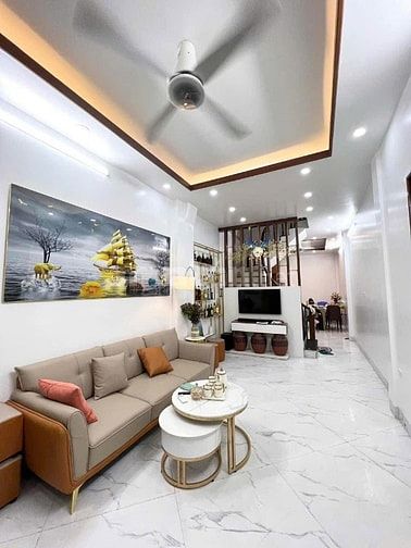 Bán nhà phố Minh Khai, Hai  Bà Trưng 44m, 5 tầng. Giá: 11.8 tỷ