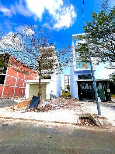 Thanh lí 105m2 đường vào 30m thuận tiện kinh doanh, hướng Đông Bắc